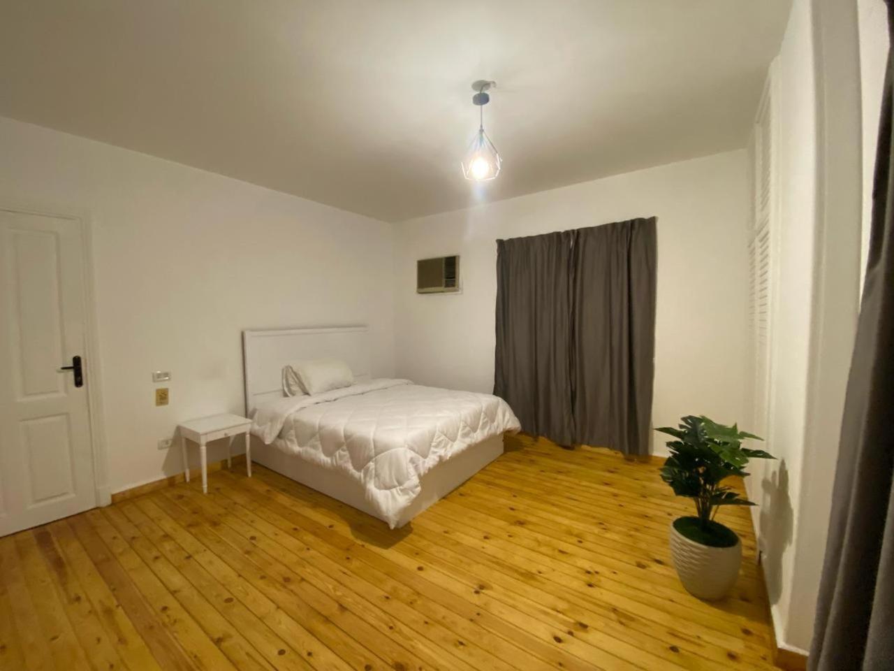 Maadi 35 -r 304- Balcony & Pool View Guest house *